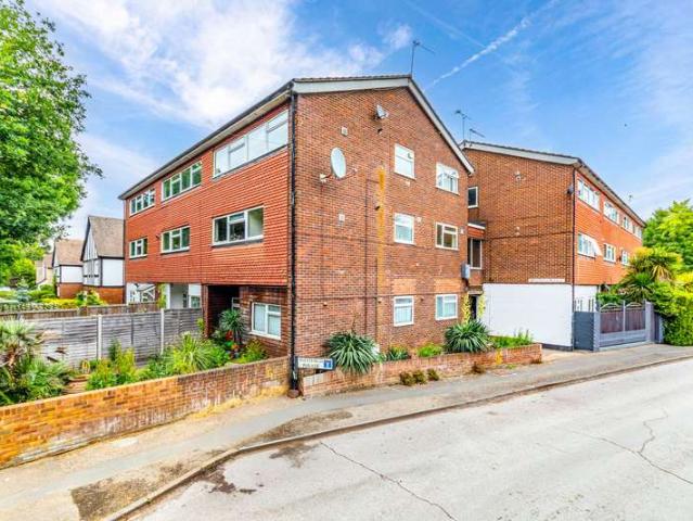 Maisonette for sale in Row Town, Surrey
