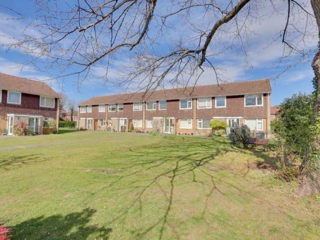 Maisonette for sale in Helford, Hampshire