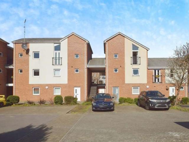 Maisonette for sale in Cornelly, Wales