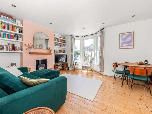 Maisonette for sale in West Norwood, Greater London