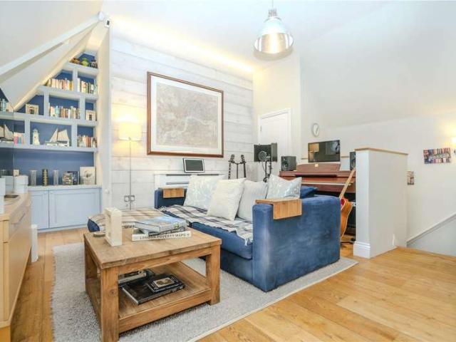 Maisonette for sale in London Borough of Richmond upon Thames, Greater London