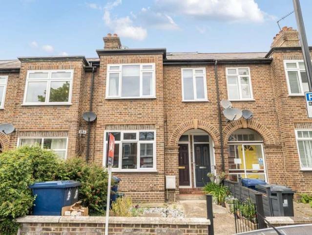 Maisonette for sale in London Borough of Ealing, Greater London
