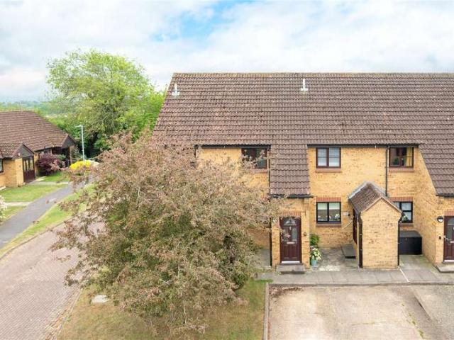 Maisonette for sale in Batchworth, Hertfordshire