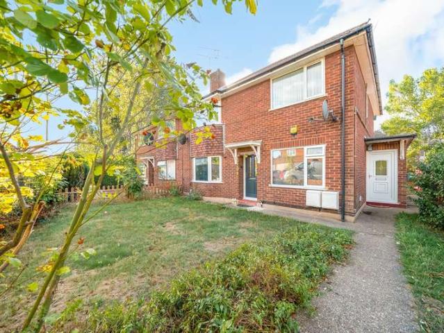 Maisonette for sale in Cippenham, Slough