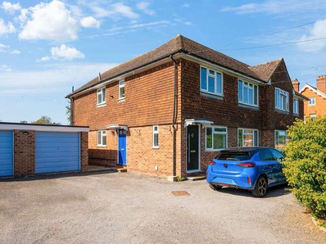 Maisonette for sale in Hillview, Surrey