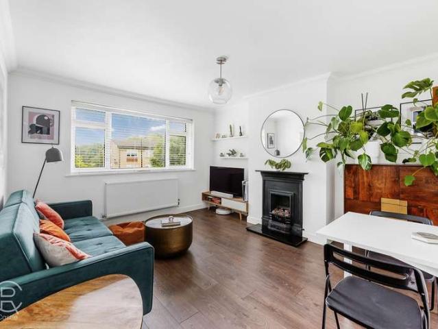 Maisonette for sale in London Borough of Ealing, Hanwell
