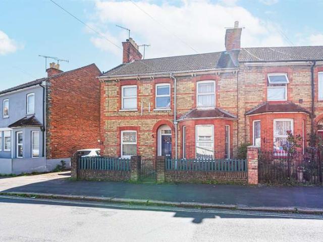 Maisonette for sale in North Town, Aldershot