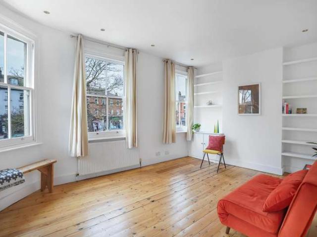 Maisonette for sale in Peckham, Greater London