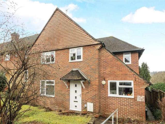 Maisonette for sale in Camelsdale, Waverley