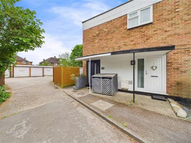 Maisonette for sale in Blackhills, Surrey