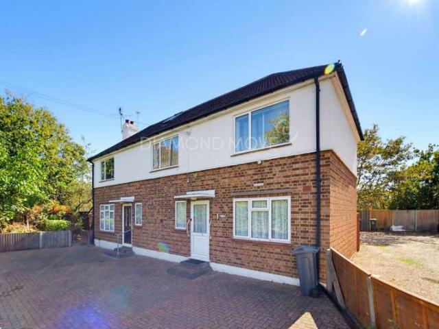 Maisonette for sale in London Borough of Hounslow, Greater London
