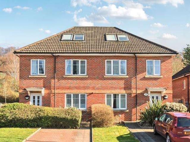 Maisonette for sale in Totteridge, Tylers Green