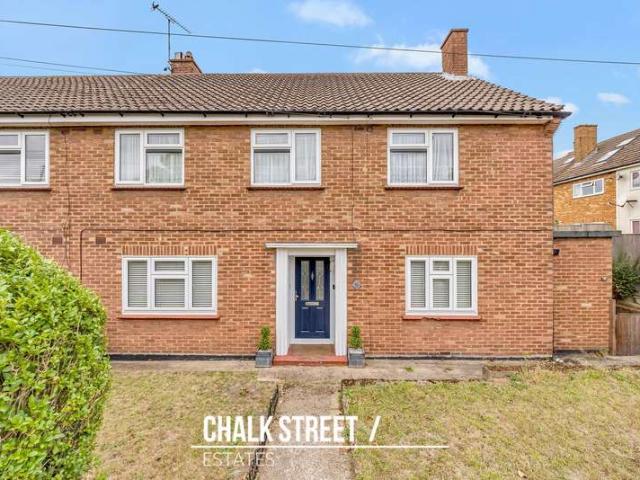 Maisonette for sale in Hornchurch, Greater London