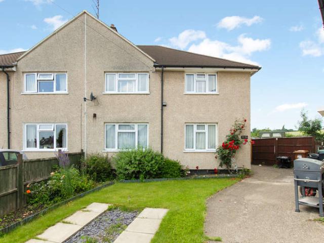 Maisonette for sale in The Cedars Estate, Batchworth