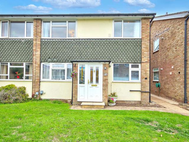 Maisonette for sale in Frogmore, Five Acres