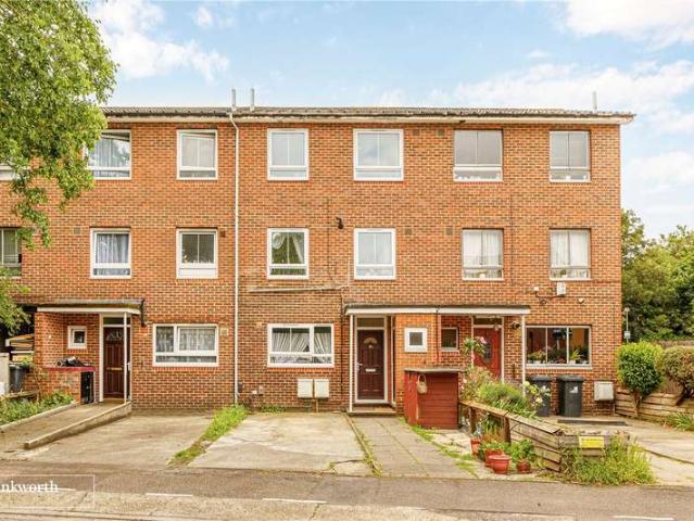 Maisonette for sale in London Borough of Ealing, Greater London