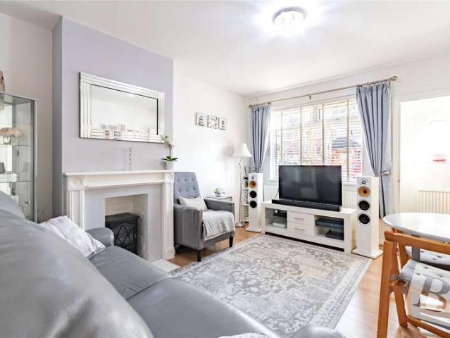 Maisonette for sale in London Borough of Barking and Dagenham, Greater London