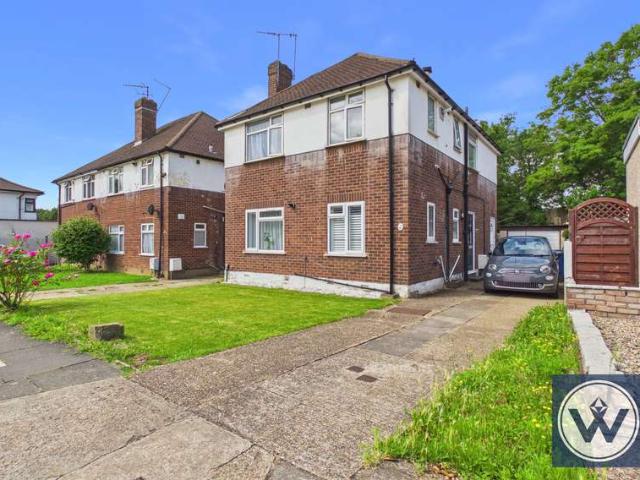 Maisonette for sale in London Borough of Ealing, Greater London