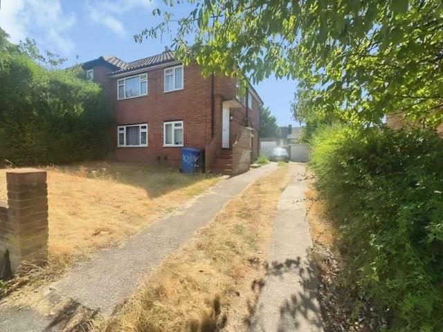 Maisonette for sale in St Marks, Maidenhead