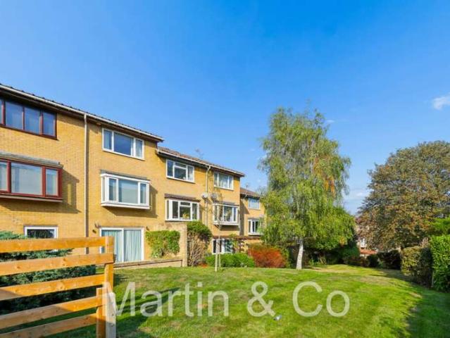 Maisonette for sale in London Borough of Croydon, Greater London