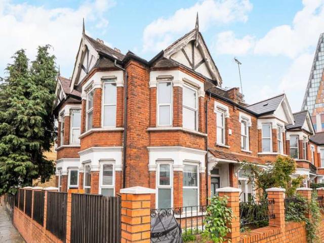 Maisonette for sale in London Borough of Hammersmith and Fulham, Greater London