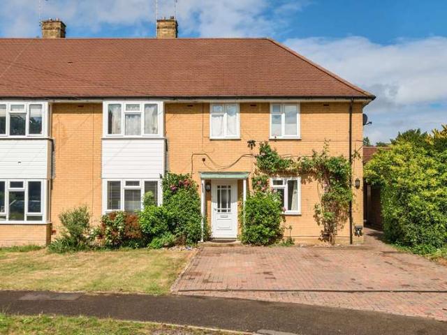 Maisonette for sale in Westborough, Surrey