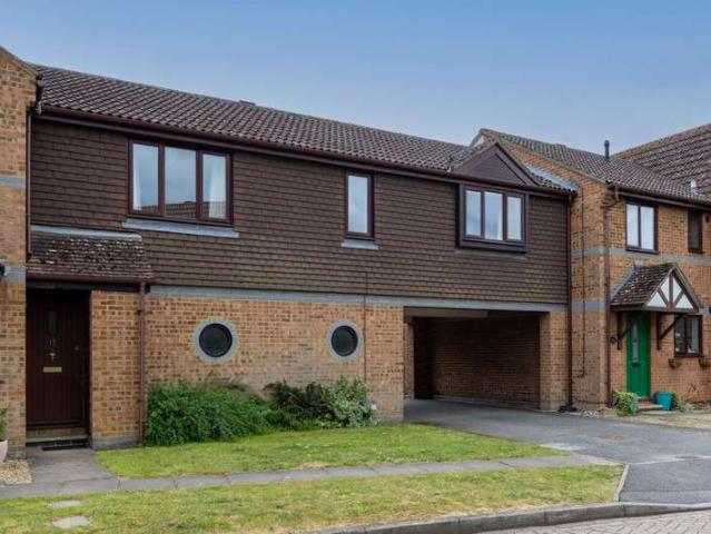 Maisonette for sale in Westborough, Surrey