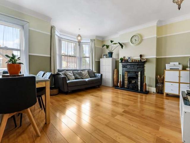 Maisonette for sale in Wealdstone, Greater London