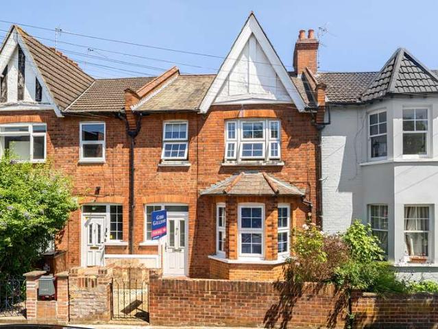 Maisonette for sale in Wealdstone, Greater London