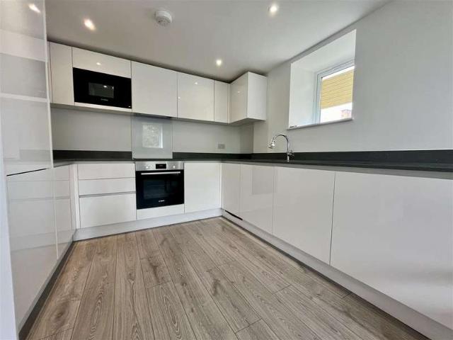 Maisonette for sale in New Malden, Greater London
