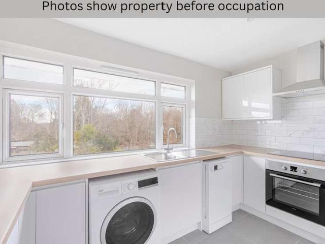 Maisonette for sale in Southgate, Greater London