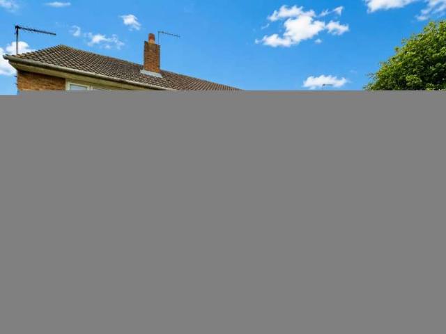 Maisonette for sale in Hayes, Greater London