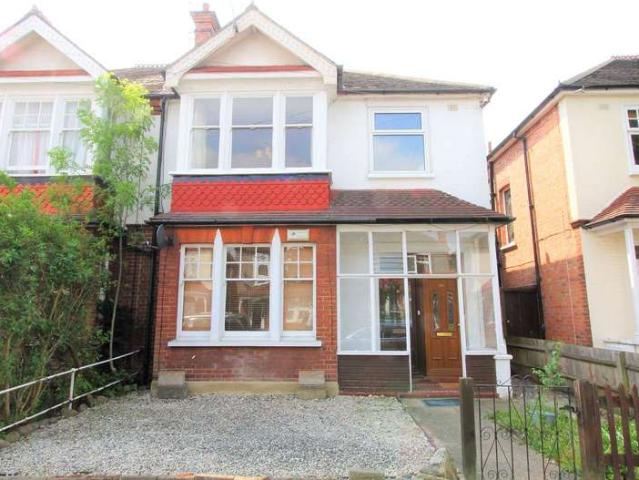 Maisonette for rent in Wealdstone, Greater London