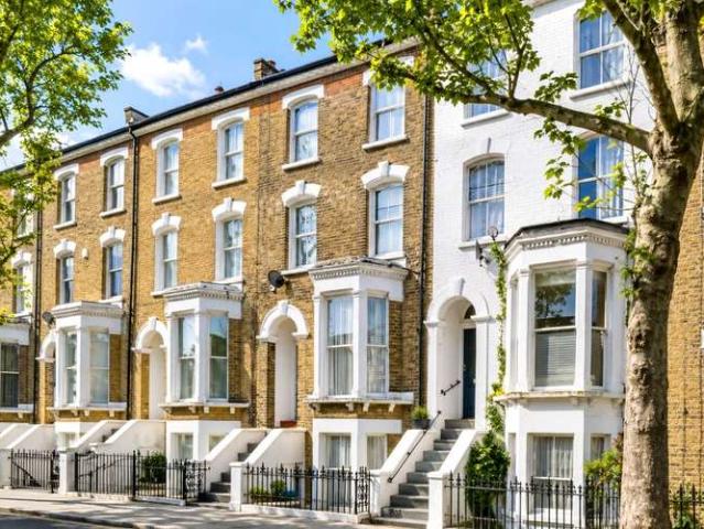 Maisonette for sale in Stockwell, Greater London