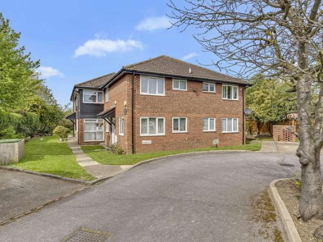 Maisonette for sale in London Borough of Havering, Greater London