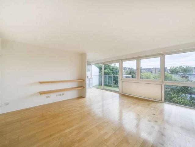 Maisonette for sale in London Borough of Richmond upon Thames, Greater London