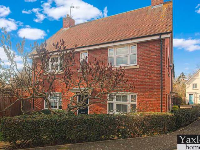 Maisonette for sale in Chipping Hill, Essex