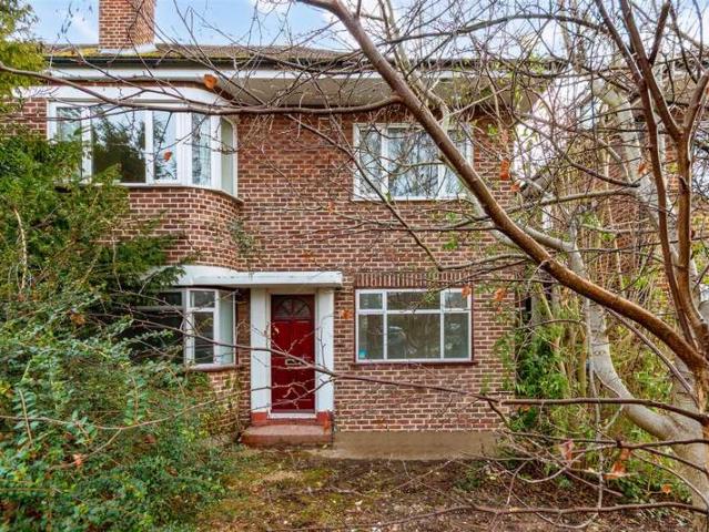 Maisonette for sale in London Borough of Merton, Merton Park