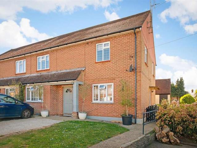 Maisonette for sale in Hillview, Surrey
