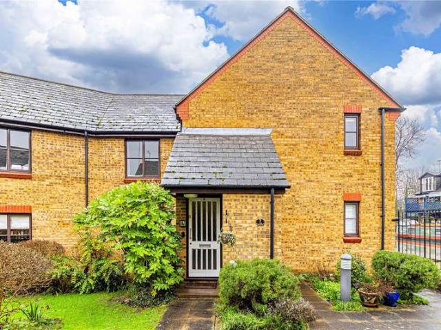 Maisonette for sale in Ashlyns Estate, Pouchen End