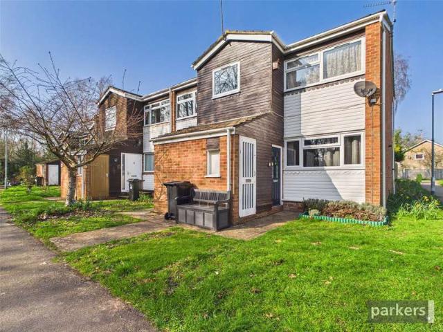 Maisonette for sale in Woodley