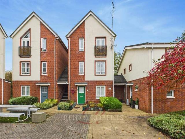 Maisonette for sale in Hawarden, Ewloe