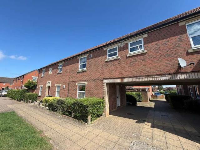 Maisonette for sale in London Borough of Hounslow, Greater London