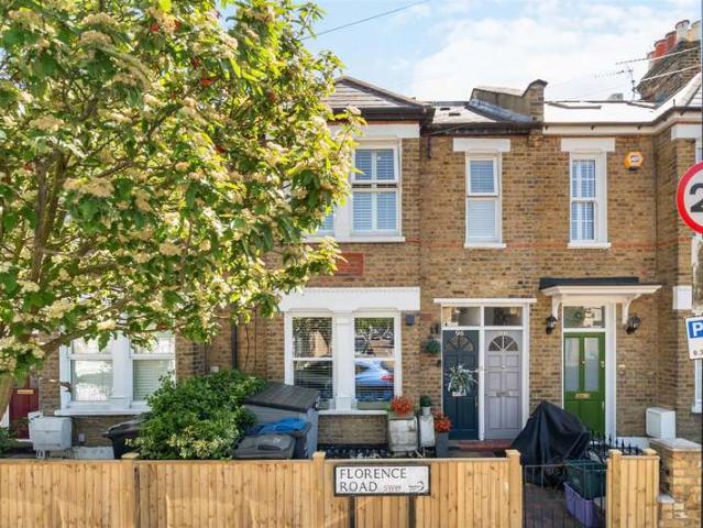 Maisonette for sale in London Borough of Merton, Greater London