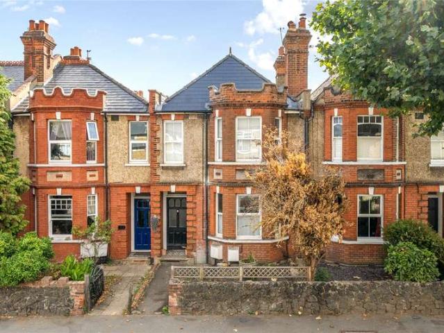 Maisonette for sale in Norbiton, Greater London