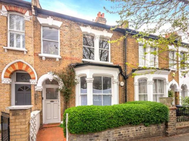 Maisonette for sale in London Borough of Ealing, Greater London