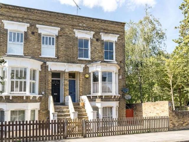 Maisonette for sale in London Borough of Lewisham, Greater London