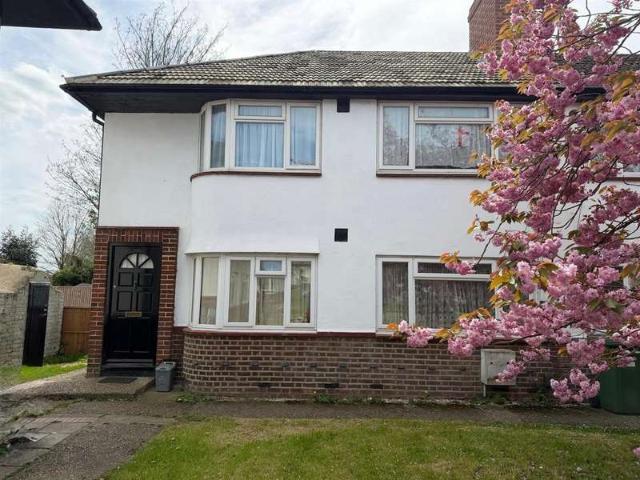Maisonette for sale in Slough