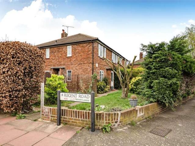 Maisonette for sale in Berrylands, Greater London