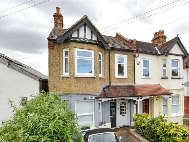 Maisonette for sale in The Wrythe, Greater London